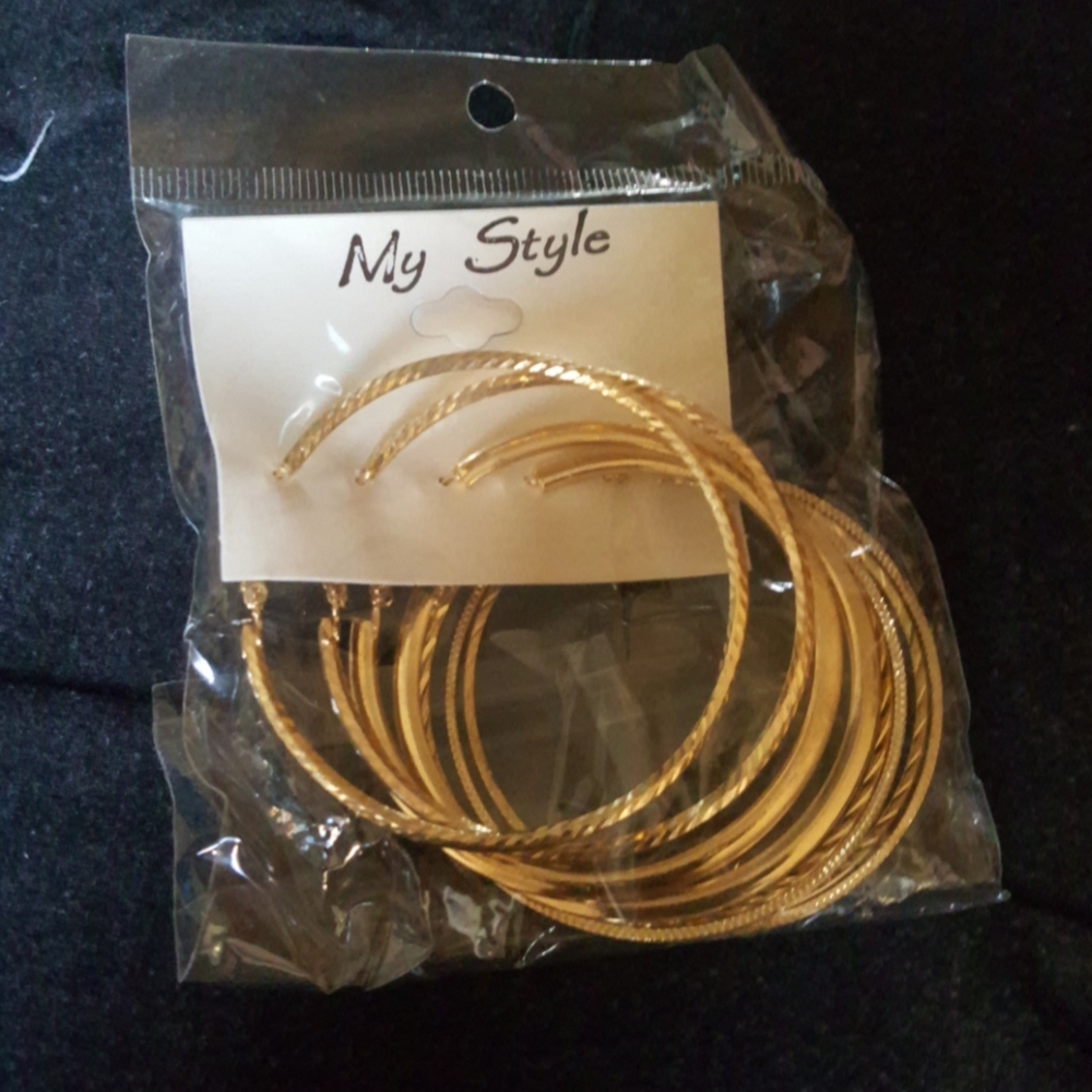 3/$15 3Pack Hoop fashion earrings